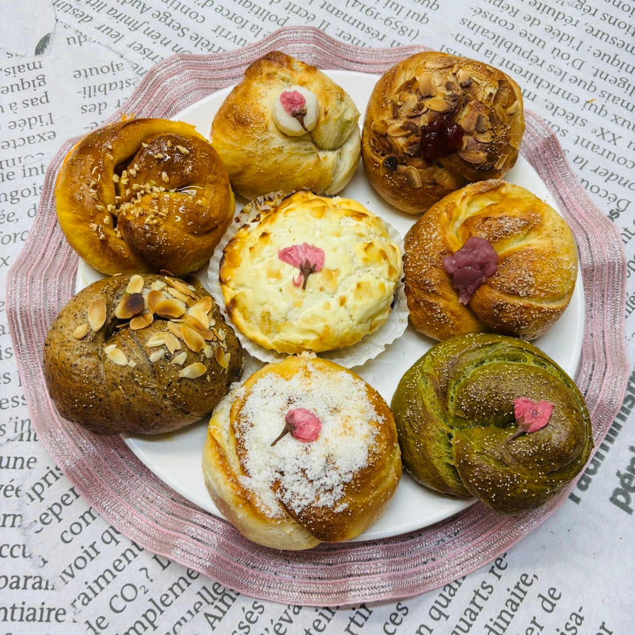 【3月限定スペシャル】桜といちご春いっぱいセット(8個+おまけ1個入り)【天然酵母】